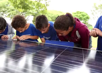 Paraná lança edital de R$6 mi para levar energia solar às escolas estaduais