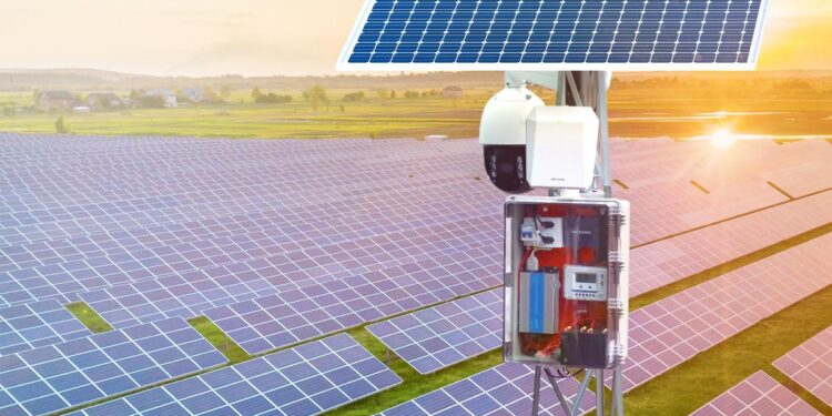 Dicomp apresenta na Intersolar 2023, sistema de segurança para usinas de energia solar