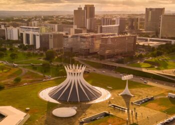 Neoenergia e Banco MUFG fecham empréstimo para expansão da rede de energia do DF