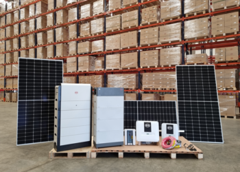 BYD comemora 2.3 milhões de módulos fotovoltaicos produzidos no Brasil