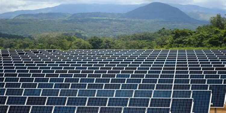 Energia solar só está atrás da hidrelétrica no Brasil