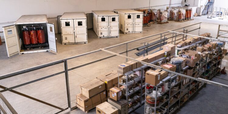 Com crescimento de 90% em 2023, MTR Volts expande fábrica para ampliar produção de equipamentos para usinas solares