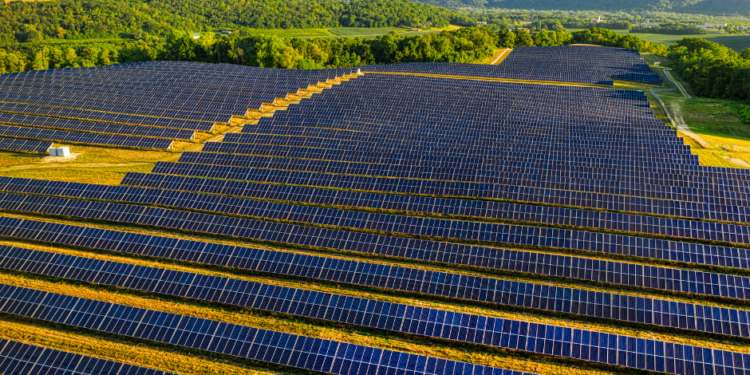 Conectados com a expansão do mercado solar no Brasil, Sungrow e MTR tem parceria de 200MW com novos inversores de 250kW