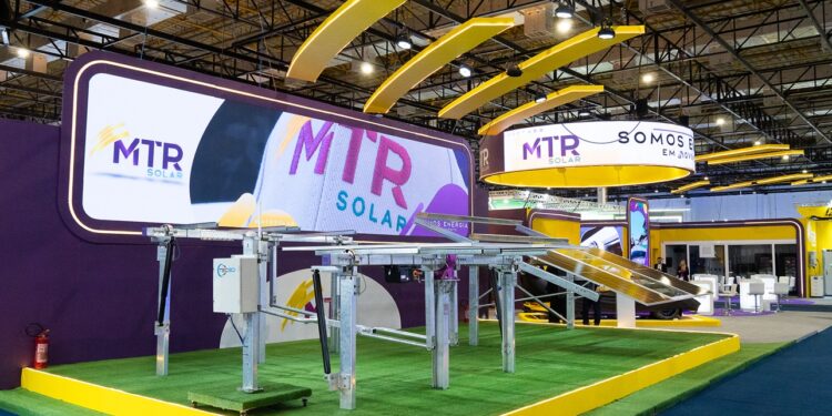 Grupo MTR Solar comercializa 1,4 GW em equipamentos e estruturas em 2024 e lança controlador de tracker pela TECSCI