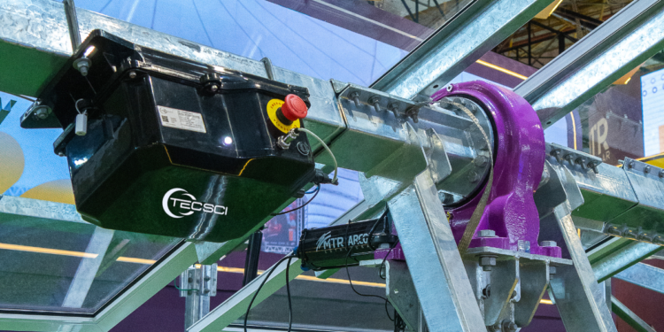 TECSCI lança controlador de tracker 100% nacional que reduz em 33% os custos operacionais e otimiza captura de energia