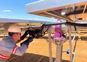 Otimização sustentável: TECSCI inova com IA e automação em mais de 200 usinas solares em 2025