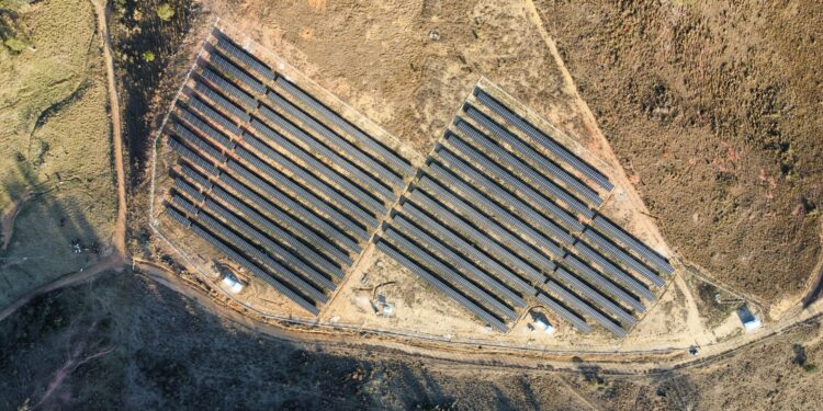 Geração solar distribuída ultrapassa 40 GW de capacidade instalada no Brasil