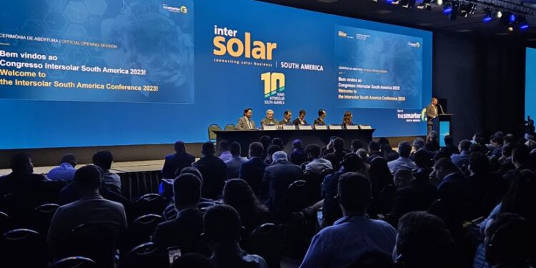 Responsável por 10% do total de emissão de CO2 do setor elétrico, Amazônia avança no processo de descarbonização de sistemas isolados