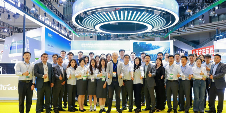 Enertrack marca presença na Intersolar South América, reforçando seu compromisso com a energia solar na região